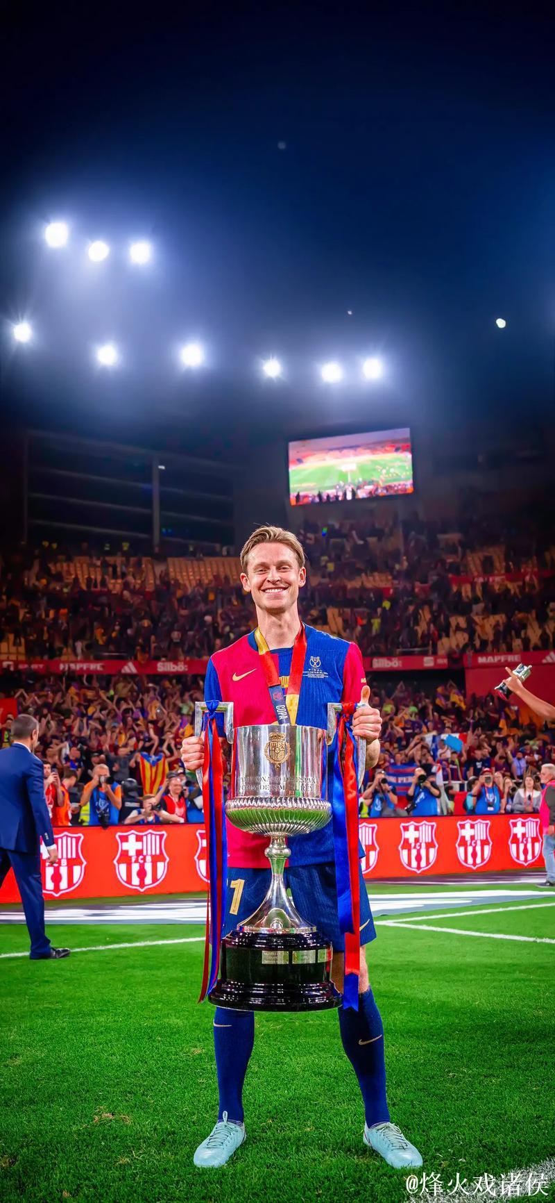 巴萨能在本赛季争夺所有赛事冠军,皮克充满信心 巴萨能在本赛季争夺所有赛事冠军,皮克充满信心