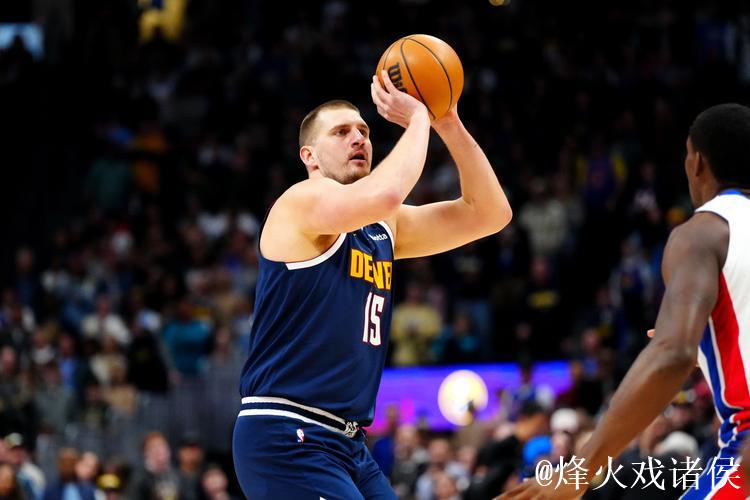 约基奇生涯13次砍下35+15+10，追平大O并列历史第一